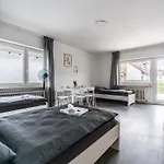 Voll Ausgestattete Mit Einzelbetten - Kueche - Wlan - Pkw-parkplatz *