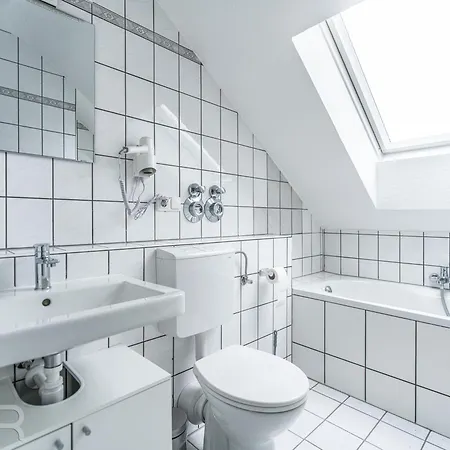 Voll Ausgestattete Mit Einzelbetten - Kueche - Wlan - Pkw-parkplatz Apartamento Rödermark