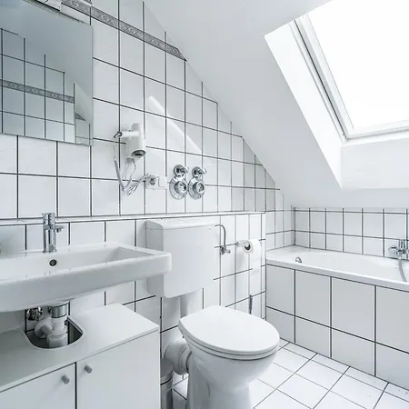 Voll Ausgestattete Mit Einzelbetten - Kueche - Wlan - Pkw-parkplatz Apartamento Rödermark