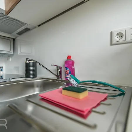 Voll Ausgestattete Mit Einzelbetten - Kueche - Wlan - Pkw-parkplatz Apartamento